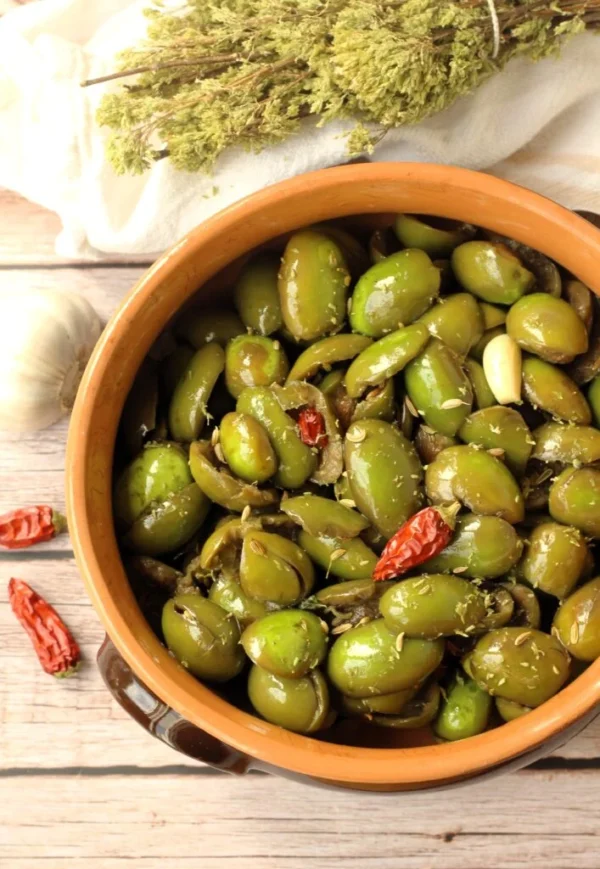 Olives - Green Cracked